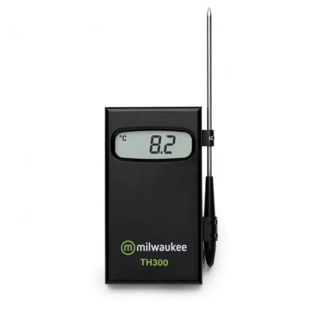 MILWAUKEE - Thermometer with probe - Range: -50.0°C to +150.0°C.